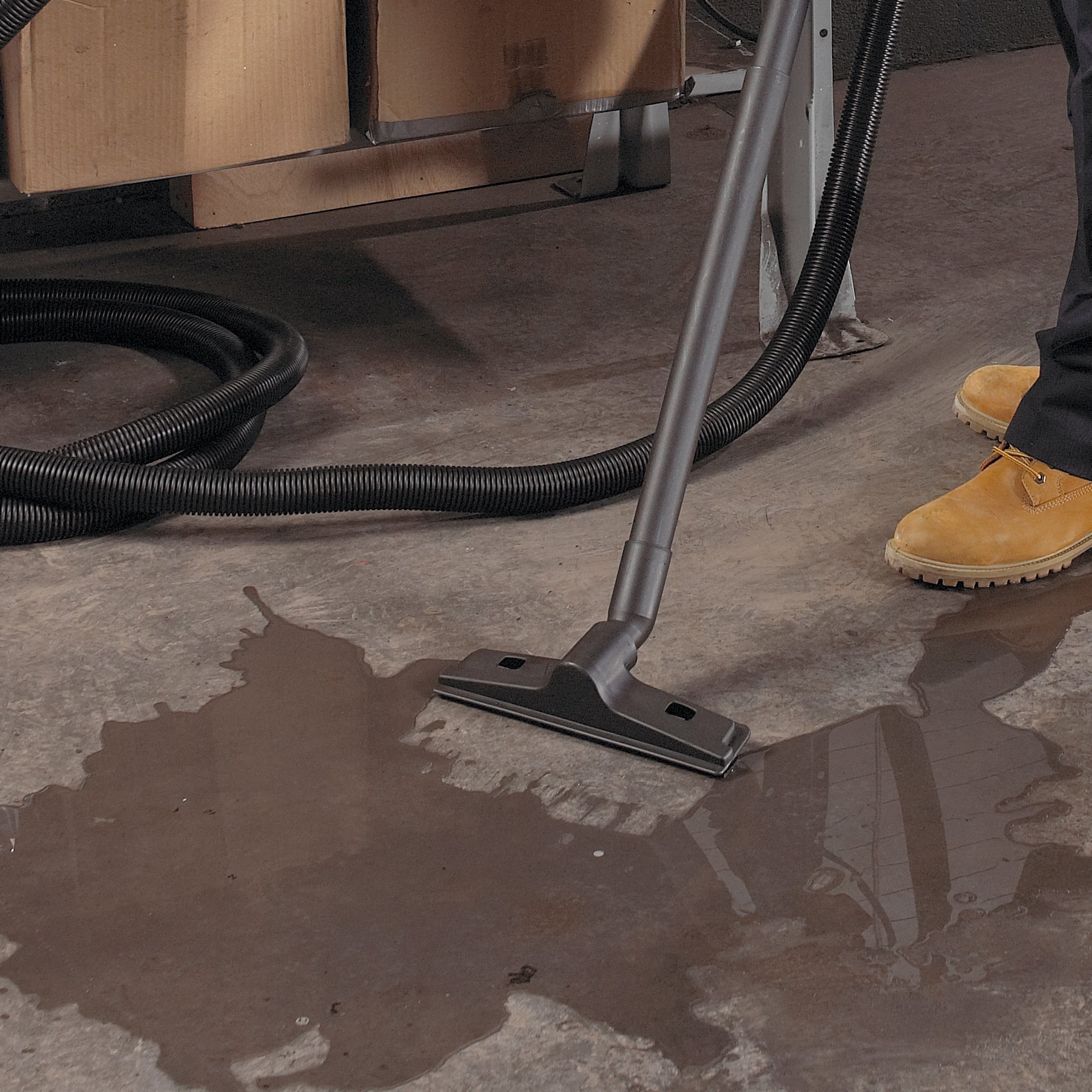 Shop-Vac® 12 inch X 1-1/4 inch diameter Deluxe Floor Nozzle with Brush and Squeegee Inserts - Image 4